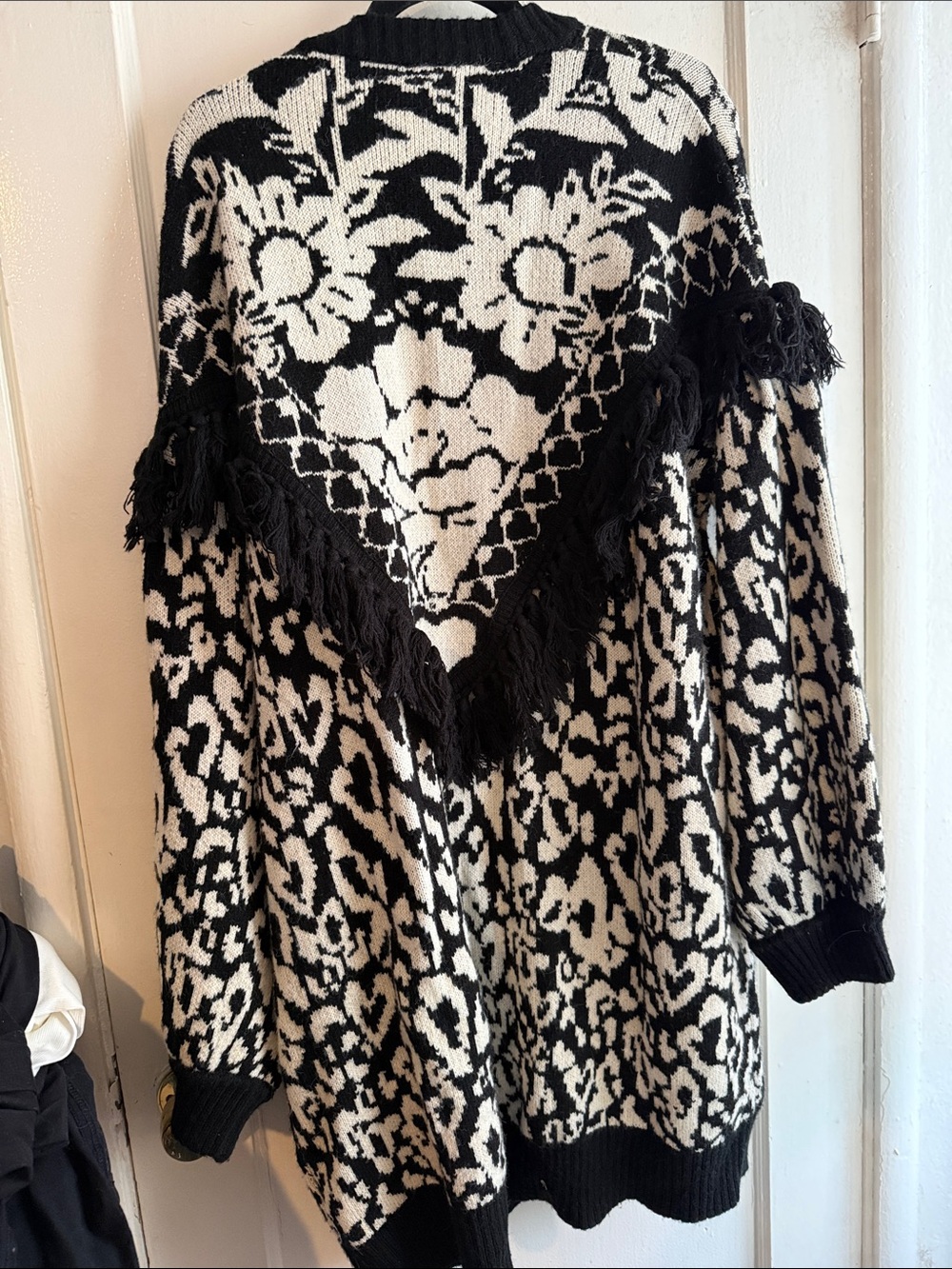 FARM Rio Black and White Floral Fringe Cardigan - Picture 5 of 5